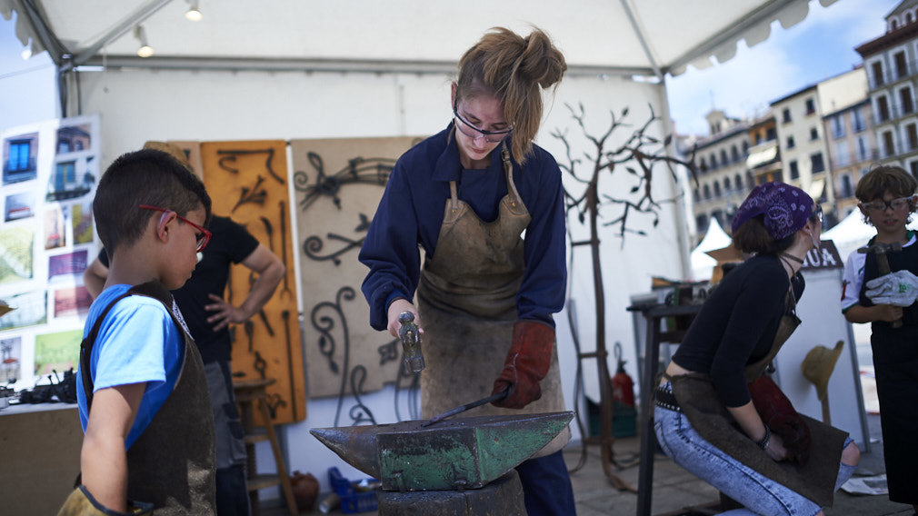 Feria de Artesania en la Plaza del Castillo de Pamplona. MIGUEL OSÉS