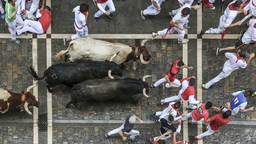 Encierro de San Fermín en el tramo de la calle Estafeta.