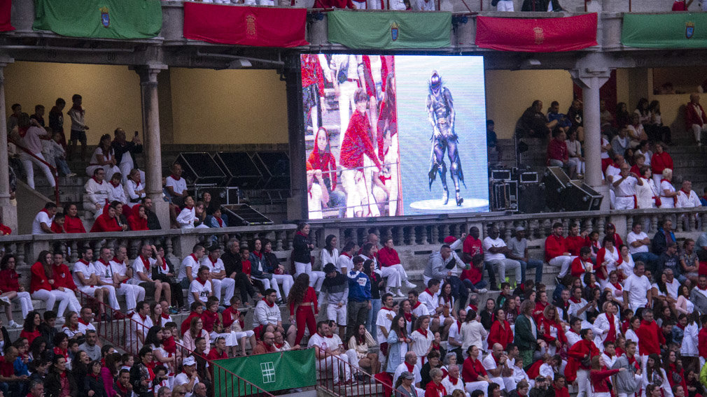 Día 9 Tercer encierro de San Fermín 2019 con toros de José Escolar en la plaza de toros, Pamplona. . NOEMÍ VERA  _5