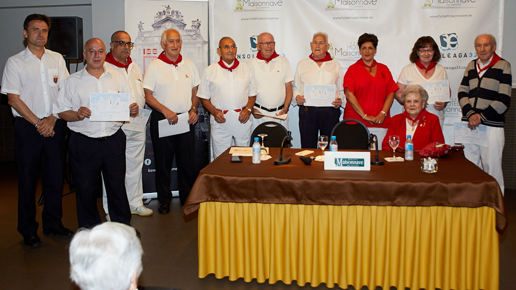 Homenaje del Hotel Maisonave a la banda de música La Pamplonesa con motivo de su centenario. IÑIGO ALZUGARAY