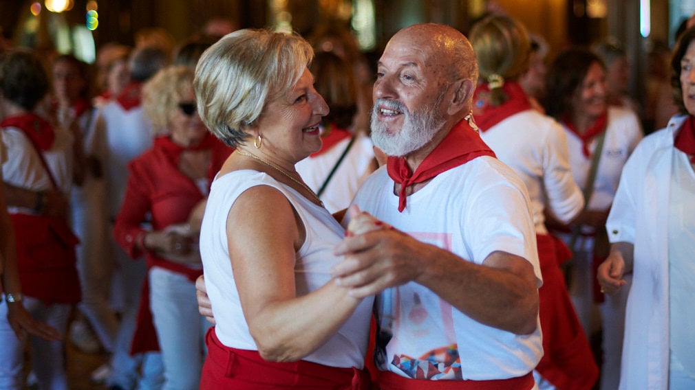 Las canciones que más van a sonar en los bares en San Fermín y apuntan a convertirse en el tema del verano