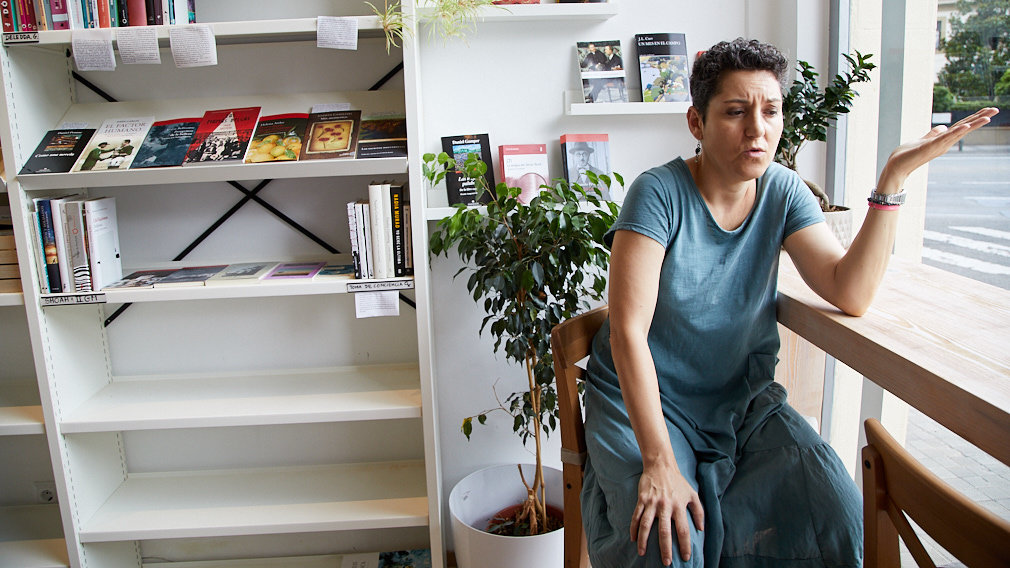 Librería Deborah Libros en la calle de la Media Luna de Pamplona. IÑIGO ALZUGARAY