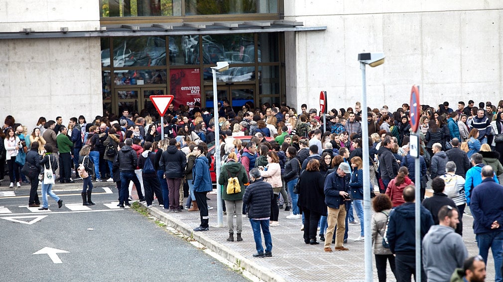 Las oposiciones del Gobierno de Navarra vuelven a encender la protesta por los suspensos masivos: 