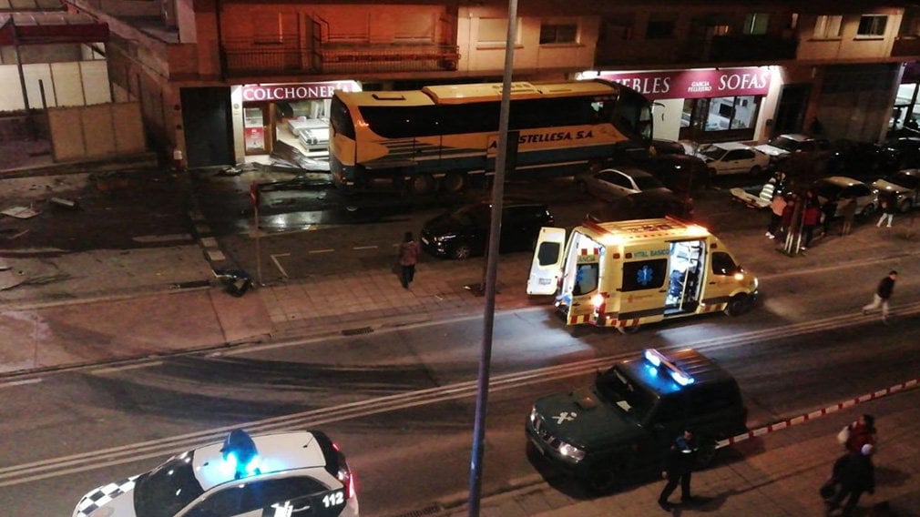 Conmoción en Estella y crisis nerviosas en el lugar donde ha muerto una niña arrollada por un autobús