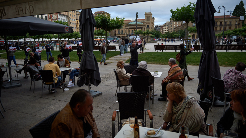 Graves incidentes en la Plaza del Castillo de Pamplona provocados por la izquierda abertzale que protesta por la huelga de hambre del asesino de Tomás Caballero con agresiones a ciudadanos de Pamplona. MIGUEL OSÉS