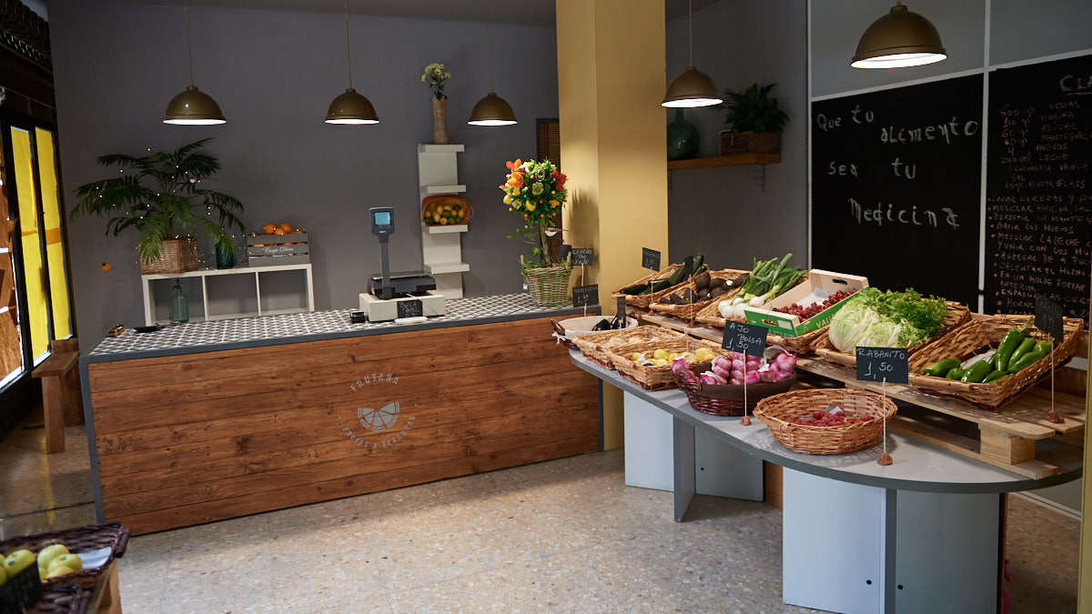 Nueva frutería Frutana en Pamplona. MIGUEL OSÉS