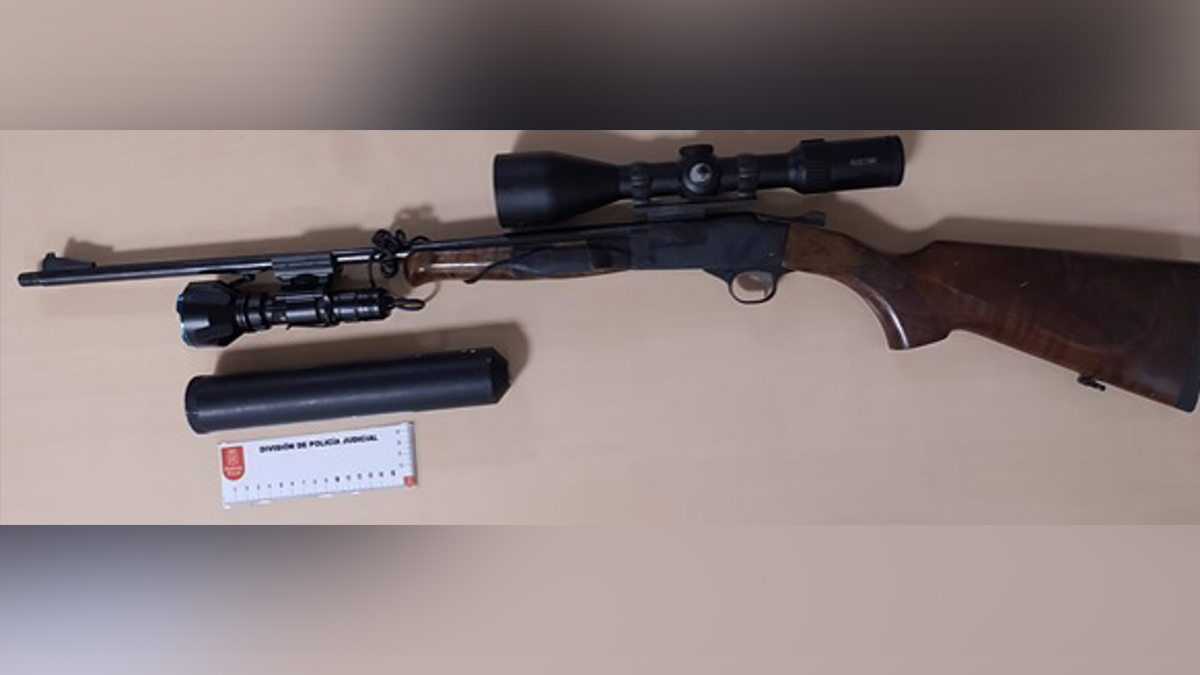 Arma intervenida al denunciado. POLICÍA FORAL
