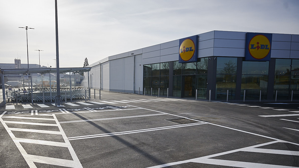 Lidl abrirá su nueva tienda reformada en Pamplona el próximo 17 de febrero. PABLO LASAOSA