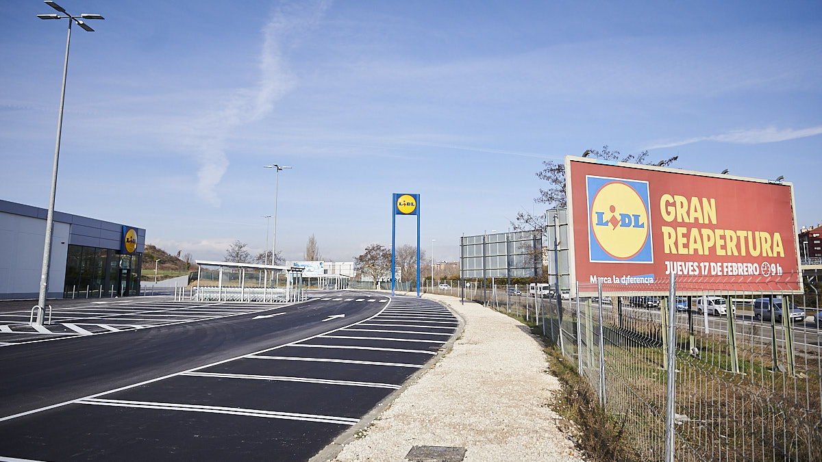 Lidl abrirá su nueva tienda reformada en Pamplona el próximo 17 de febrero. PABLO LASAOSA