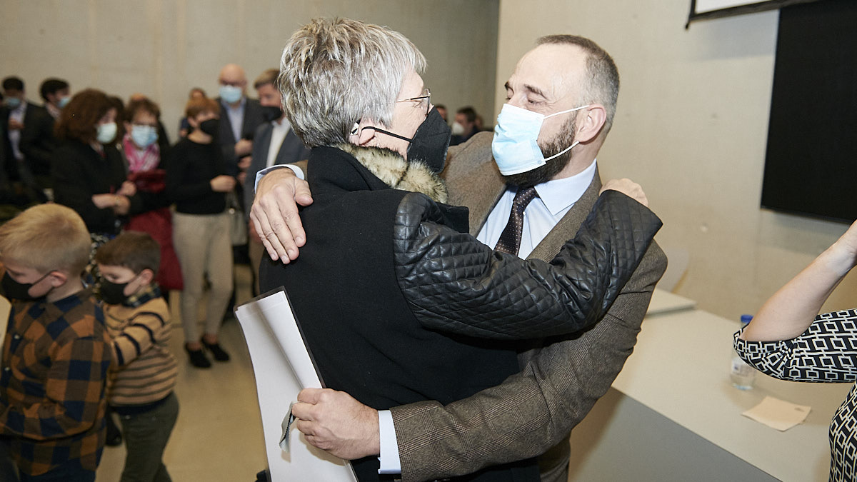 La Universidad de Navarra entrega el Premio Luka Brajnovic a título póstumo al periodista David Beriáin. PABLO LASAOSA