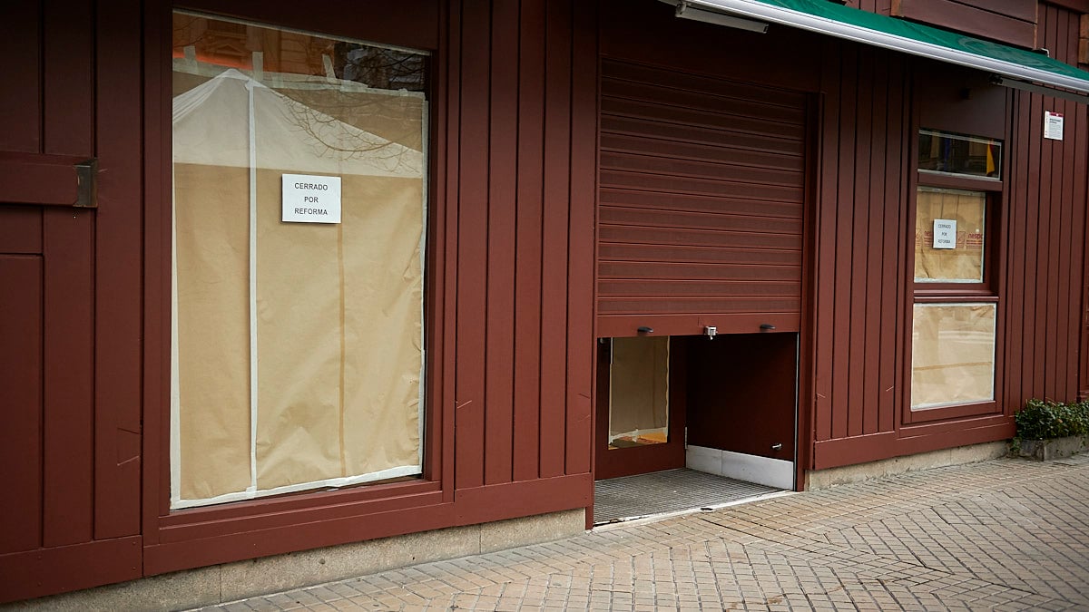 La cafetería Valor de Paseo de Sarasate, cerrada por reformas. PABLO LASAOSA