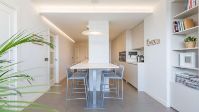 Amplia cocina del piso alquiler Pamplona para estudiantes en Vuelta del Castillo. Foto: TripAdvisor.