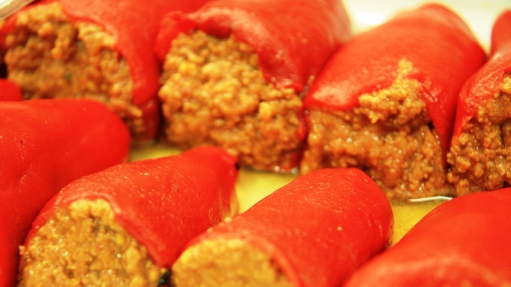 Pimientos rellenos de bacalao y de bechamel. Foto: Flickr.