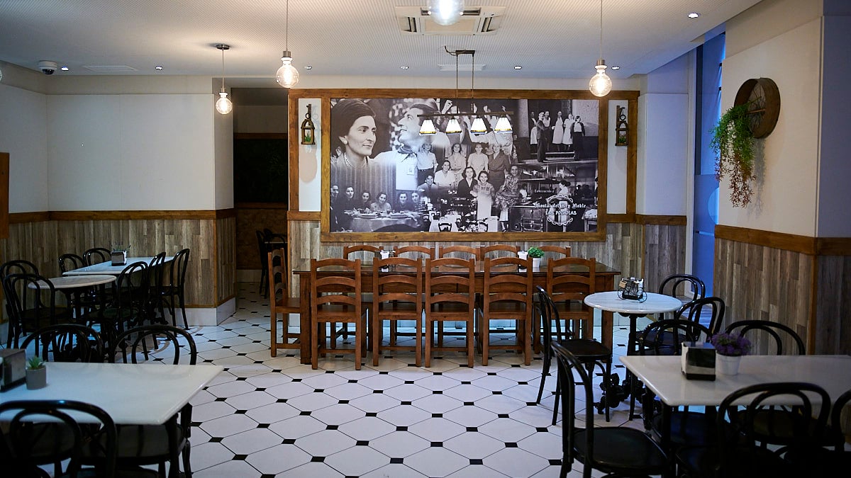 Cafetería “La Forca” en el Paseo Sarasate de Pamplona. PABLO LASAOSA