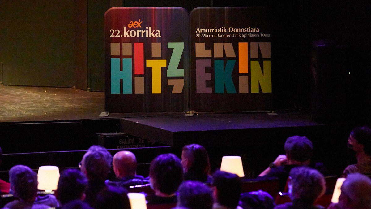 Presentación de la Korrika 22 en la Escuela Navarra de Teatro. IÑIGO ALZUGARAY