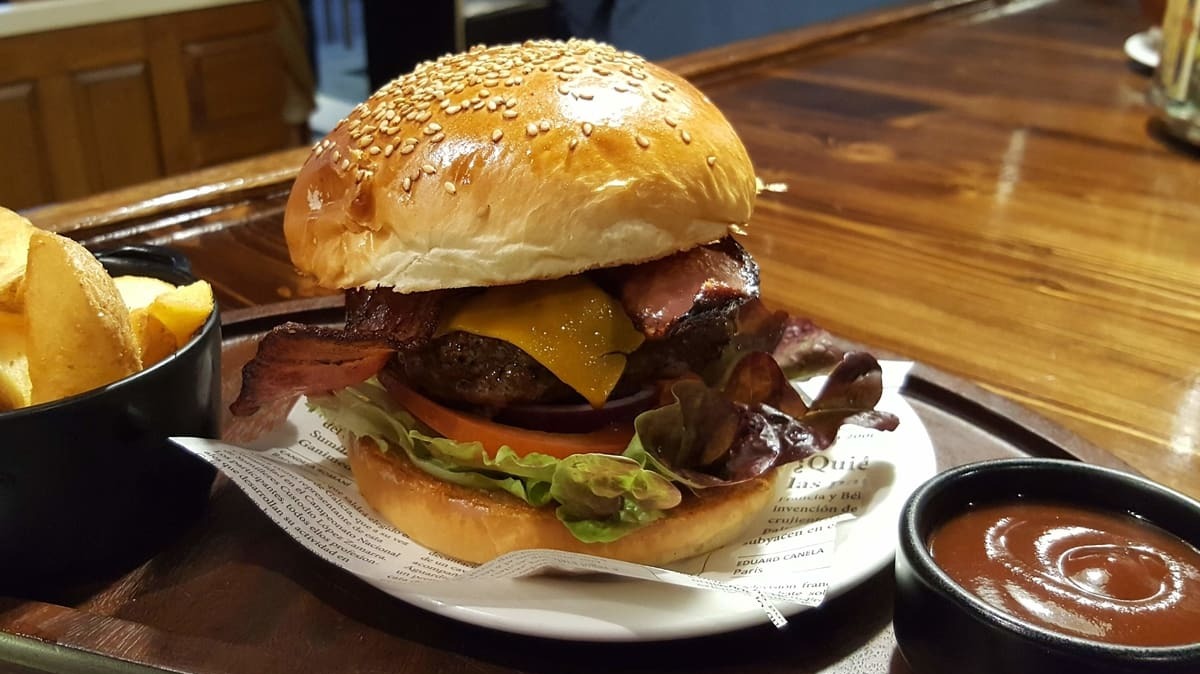 Una de las hamburguesas de More than Burgers. Foto: More than Burgers.