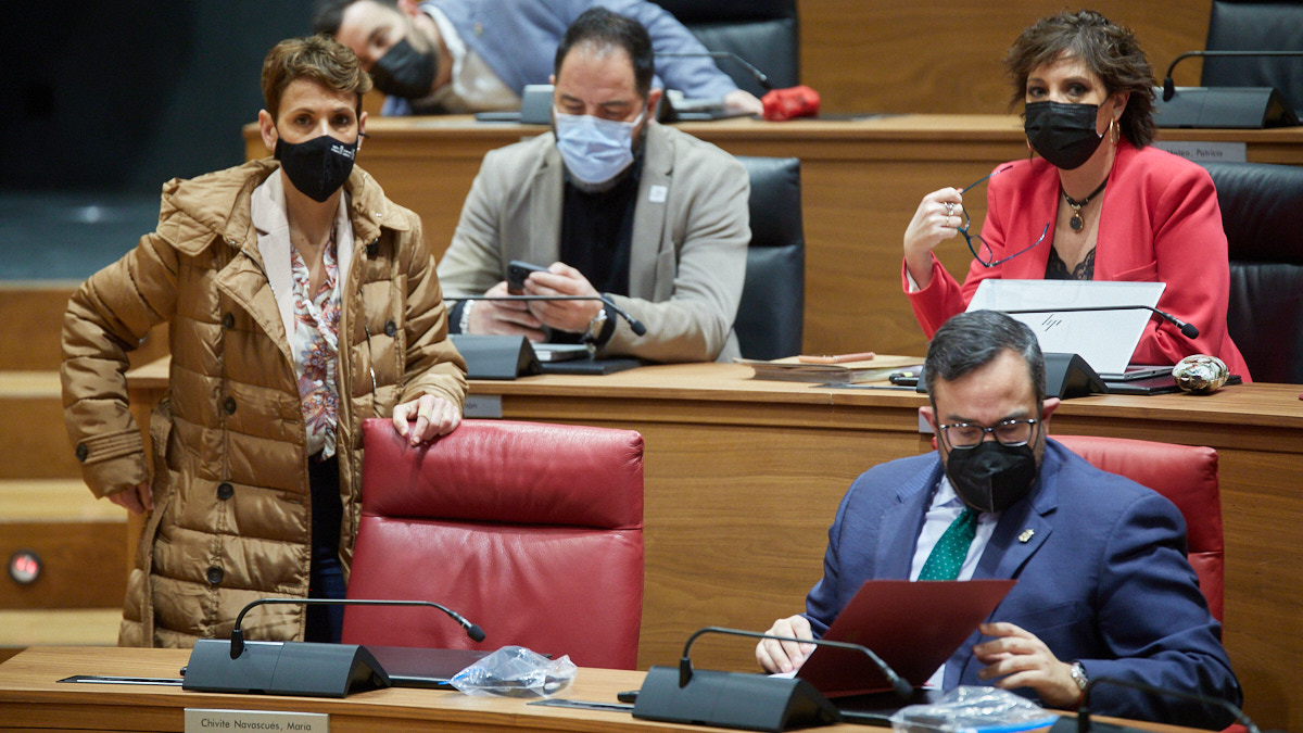 La presidenta del Gobierno, María Chivite, durante el pleno del Parlamento de Navarra. IÑIGO ALZUGARAY