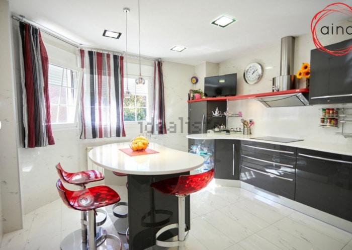 Chalet adosado en venta en calle Comunidad de Madrid