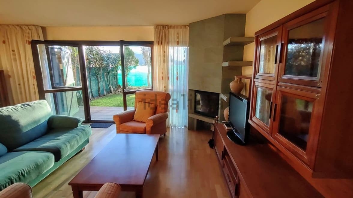 Salón comedor con salida a terraza exterior. Foto: Idealista.