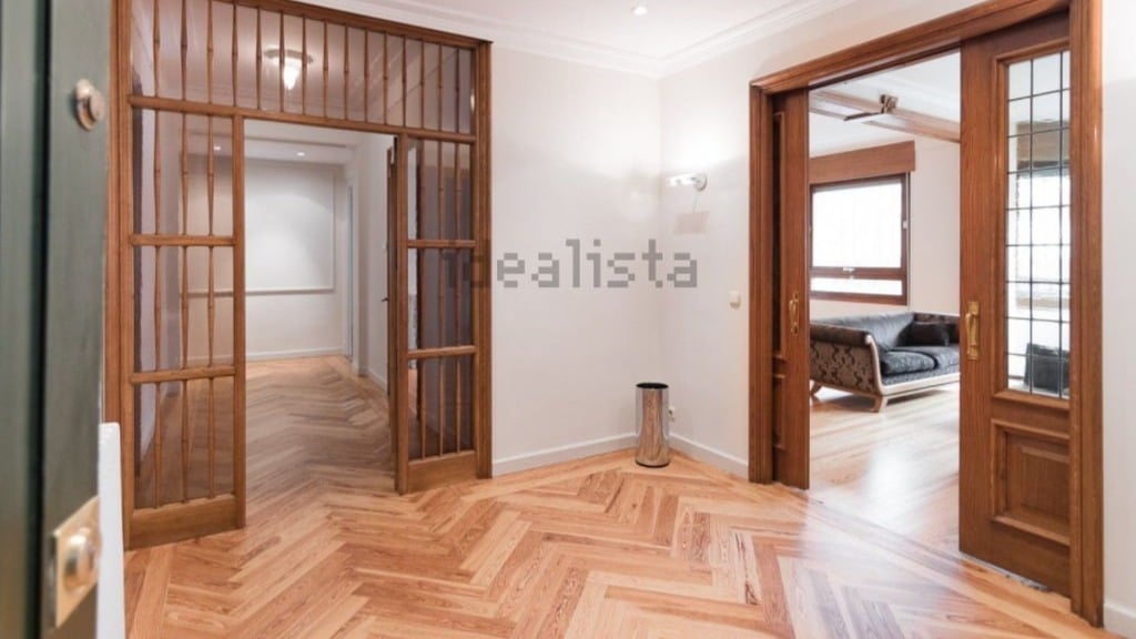 Piso de cinco habitaciones para alquilar en Avenida Roncesvalles. Foto: Idealista.