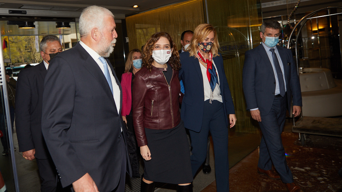 La presidenta de la Comunidad de Madrid, Isabel Díaz Ayuso, inaugura el ciclo de conferencias sobre política económica regional organizado por la Institución Futuro. IÑIGO ALZUGARAY