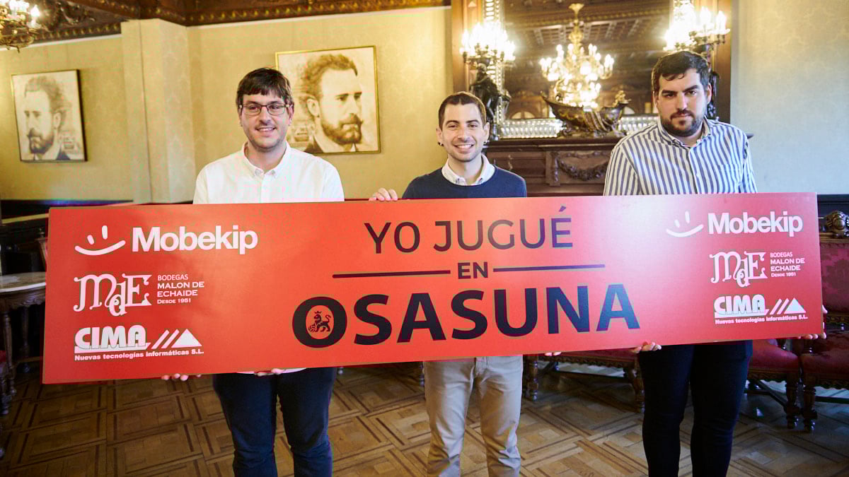 Presentación del documental *’Yo jugué en Osasuna’ elaborado por Iker Sesma y Javier y Pablo Frías. PABLO LASAOSA