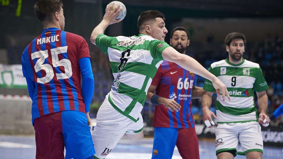 El Helvetia Anaitasuna se enfrenta al Barcelona en Pamplona. PABLO LASAOSA