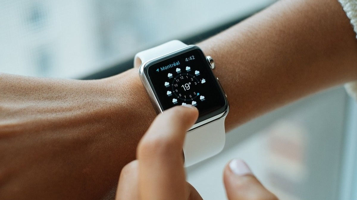 Un smartwatch como idea para regalar el Día de la Madre 2022. Foto: Pixabay.
