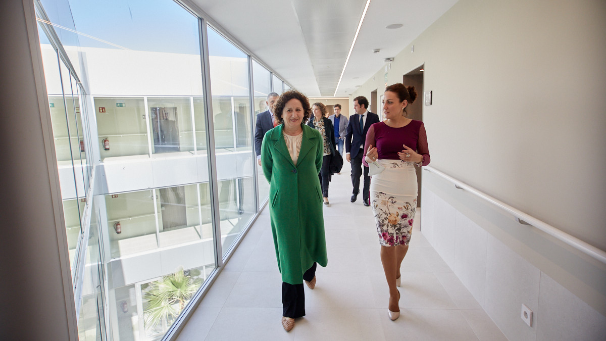 La consejera de Derechos Sociales, Mª Carmen Maeztu, acude a la jornada de puertas abiertas de la residencia DomusVi Pamplona. IÑIGO ALZUGARAY