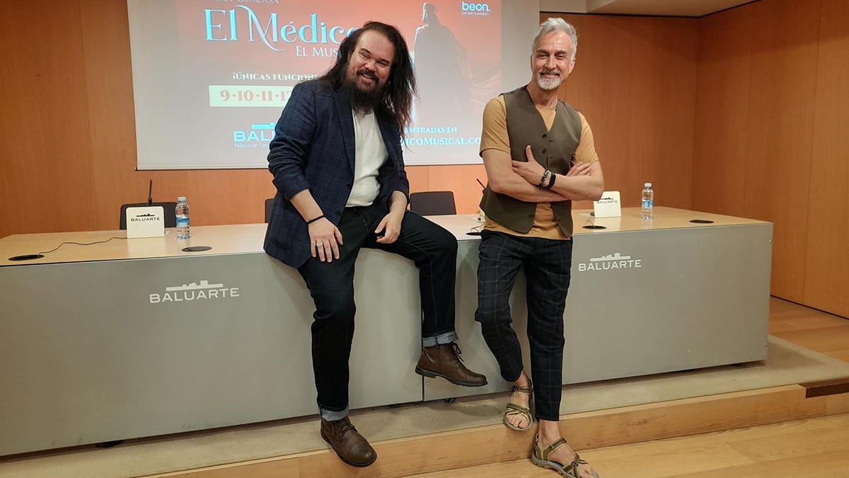 Josean Moreno y Alberto Vázquez, protagonistas del musical, durante la rueda de prensa. EUROPA PRESS