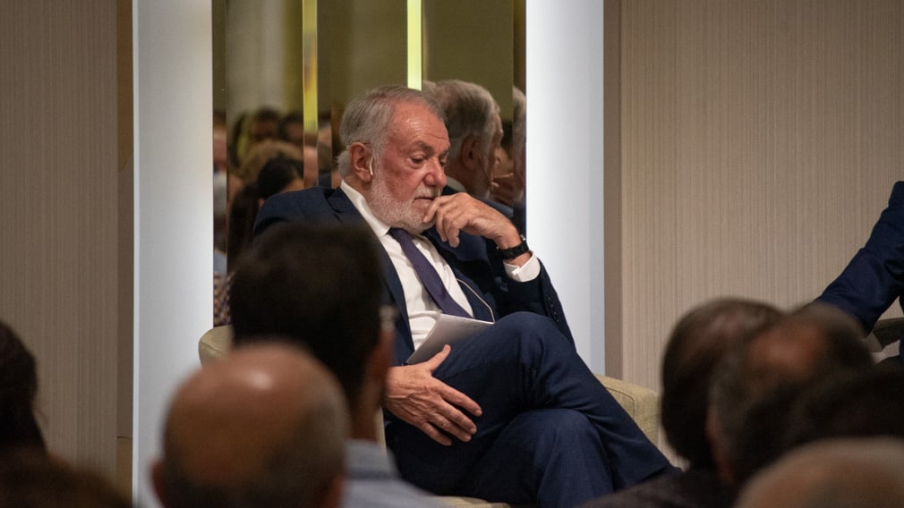 María San Gil y Jaime Orejoa participan en la presentación de la iniciativa NEOS. IRAITZ IRIARTE.