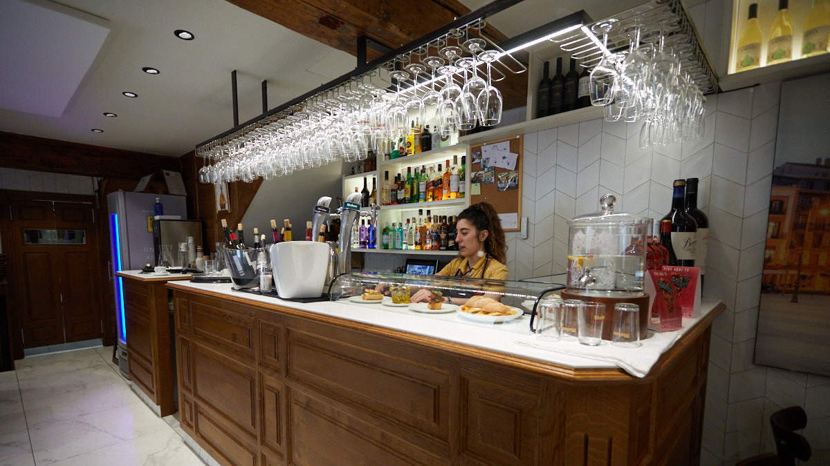 Bar Casa Paco en la calle Lincachiquía de Pamplona, junto a la plaza de San Nicolás. IÑIGO ALZUGARAY