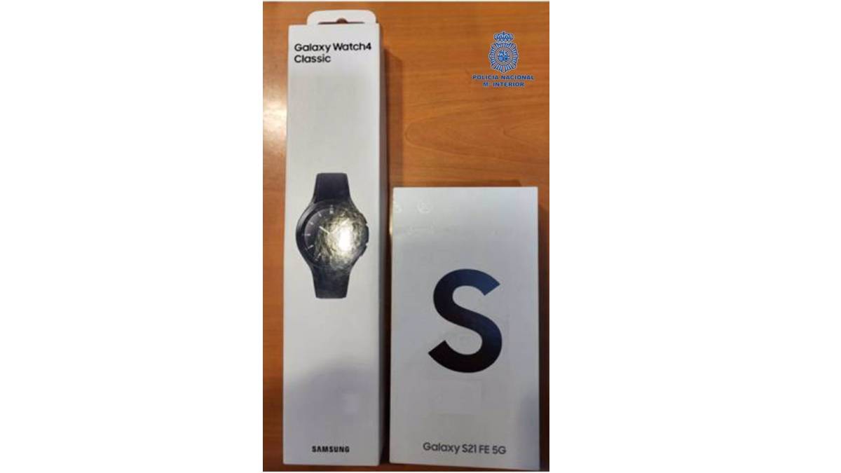 Efectos recuperados tras el robo cometido en una tienda de telefonía móvil de la Comarca de Pamplona. - POLICÍA NACIONAL