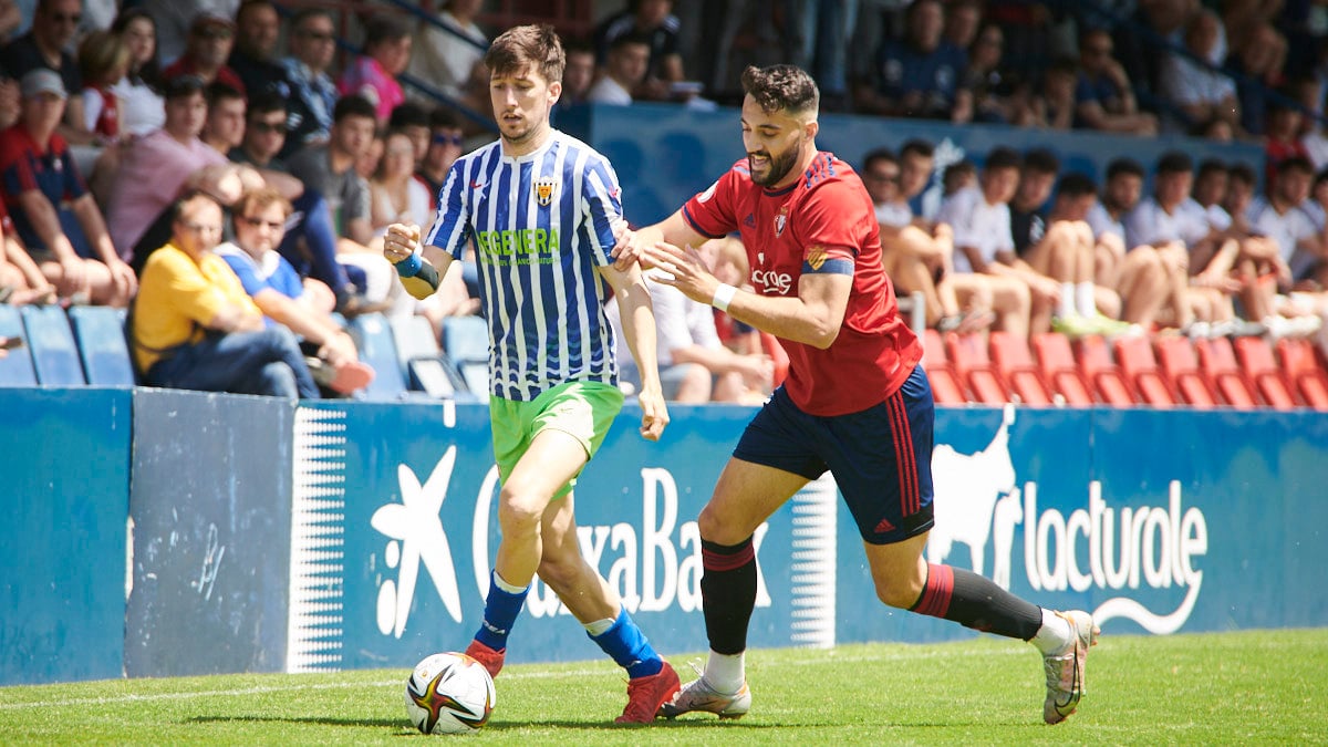 Osasuna Promesas se enfrenta al Izarra en Tajonar. PABLO LASAOSA