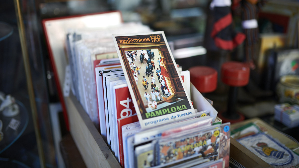 Kanek, tienda de antigüedades y minerales en la calle Paulino Caballero de Pamplona. PABLO LASAOSA