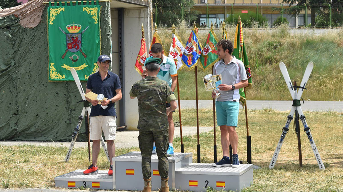 Entrega de premios de la San Cristóbal Xtrem en el cuartel de Aizoáin. Cedida.