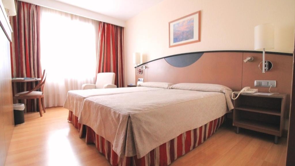 Habitación del Hotel Albret de Pamplona. Foto: Booking.