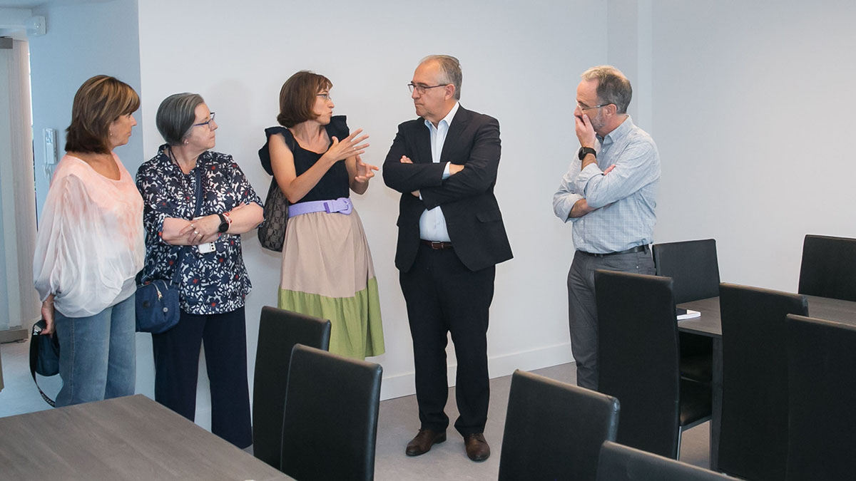 Enrique Maya en la apertura del edificio de la Calle Mayor destinado a refugiados Ucranianos. AYUNTAMIENTO DE PAMPLONA
