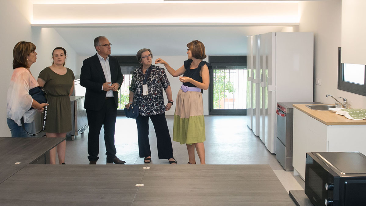 Enrique Maya en la apertura del edificio de la Calle Mayor destinado a refugiados Ucranianos. AYUNTAMIENTO DE PAMPLONA