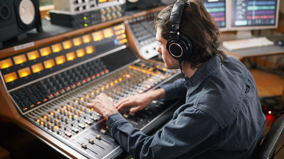 Grado en Producción Musical y Sonido para la Industria del Entretenimiento en la Universidad de Euneiz. SHUTTERSTOCK CEDIDA (3)