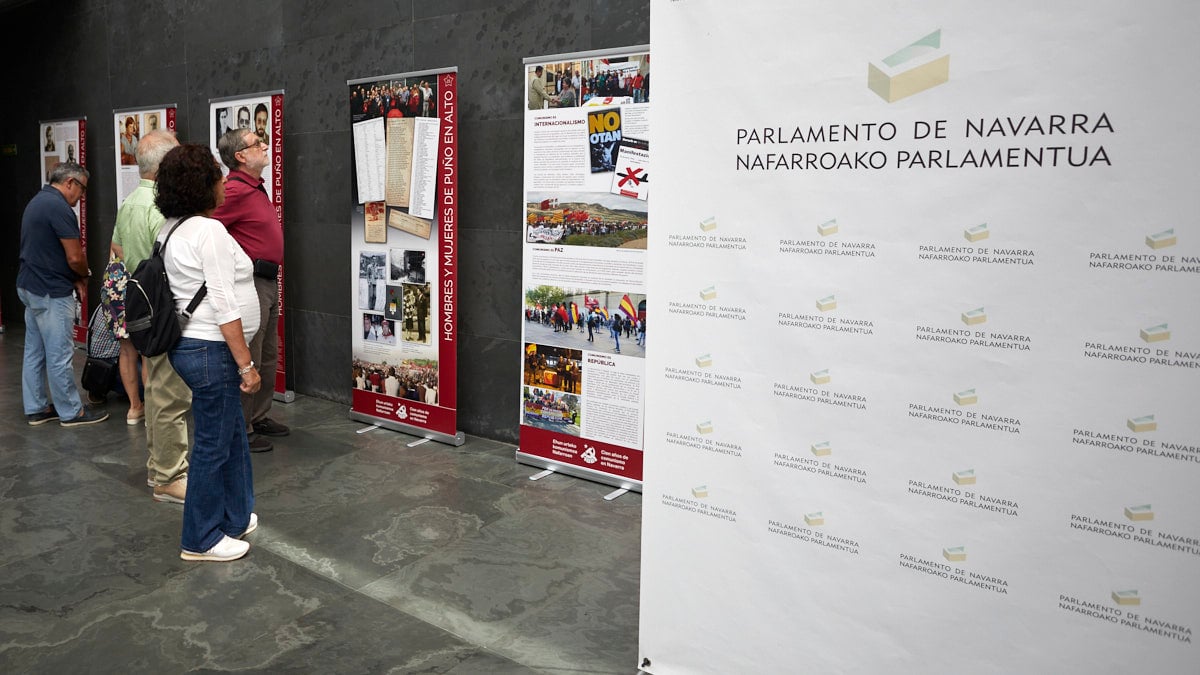 Exposición "Hombres y mujeres de puño en alto. 100 años de comunismo en Navarra"  en el Parlamento foral. IÑIGO ALZUGARAY