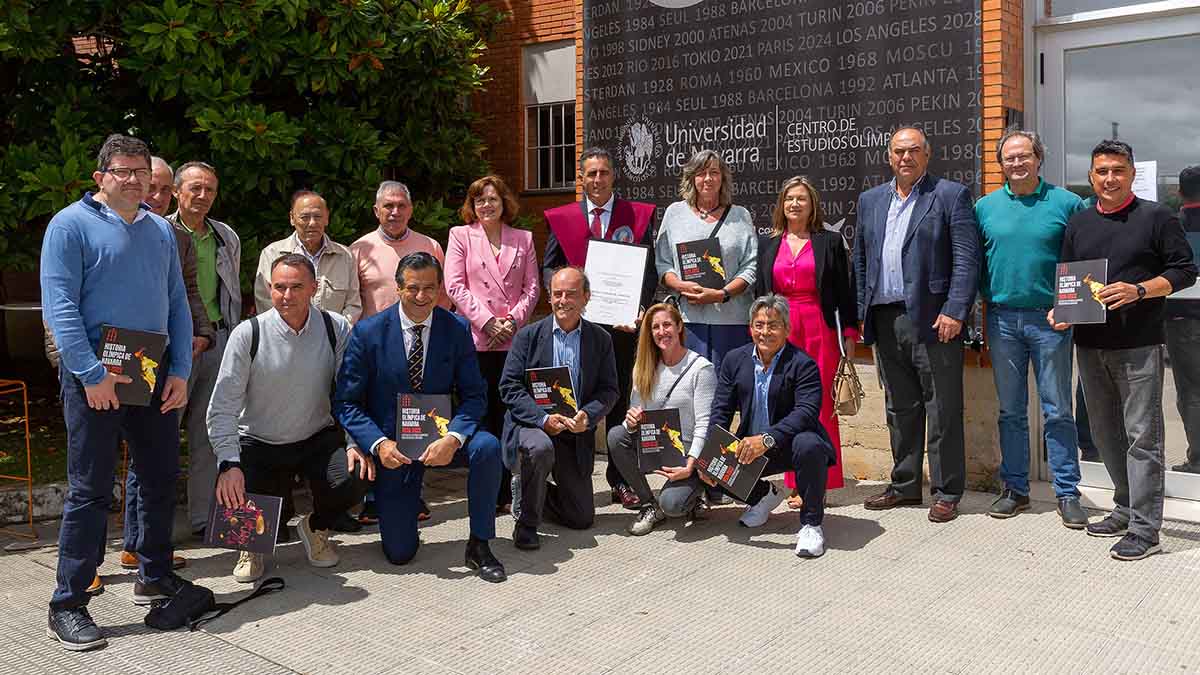 Asistentes a la presentación de la Historia Olímpica Navarra, editada por el Centro de Estudios Olímpicos. UNIVERSIDAD DE NAVARRA