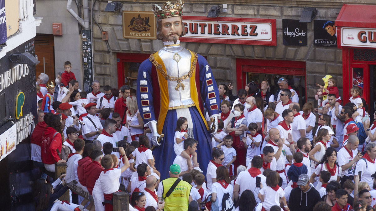 Salida del día 8 de julio de la comparsa de Gigantes y Cabezudos por las calles de Pamplona durante las fiestas de San Fermín 2022. IÑIGO ALZUGARAY
