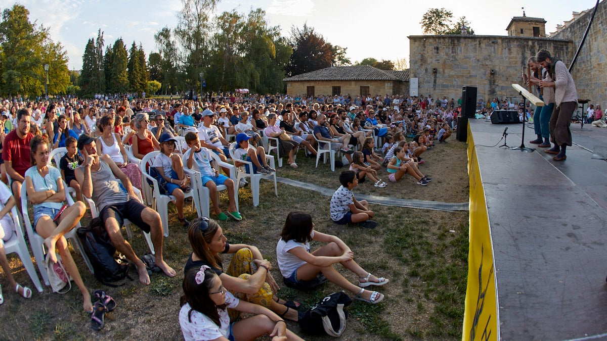 Pamplona llena sus murallas de circo, danza y música con 18 espectáculos gratis durante el mes de agosto