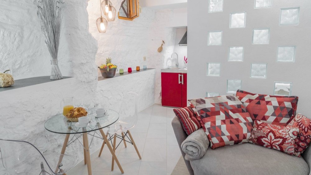 Interior de la Cueva Suite Passion Bardenera. Foto: Bardeneras.