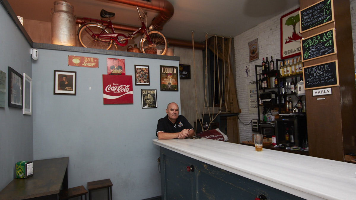 Bar Besos Robados, en la calle Navarro Villoslada 14 de Pamplona. IÑIGO ALZUGARAY