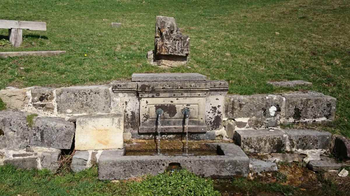 Fuente de la Virgen de Roncesvalles. Foto: Acción Cultural Española.