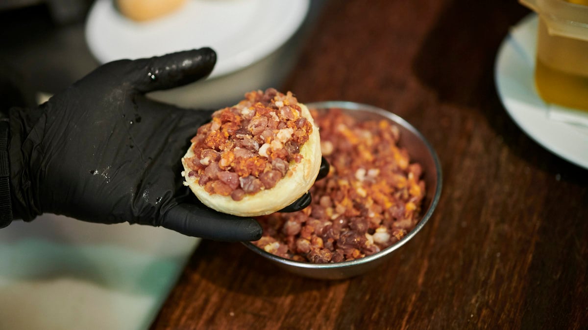 “Escombro” mítico pincho del Bodegón Sarria. PABLO LASAOSA