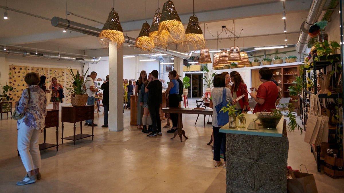 Inauguración de El Vivero de Ideas, un espacio dedicado a diferentes disciplinas artísticas, como la cerámica, y puesto en marcha por Carolina Cortes. IRANZU LARRASOAÑA
