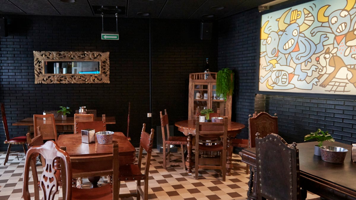 Eduardo Ciáurriz ha abierto la cervecería El Bulldog de Petus en Ansoáin. IRANZU LARRASOAÑA